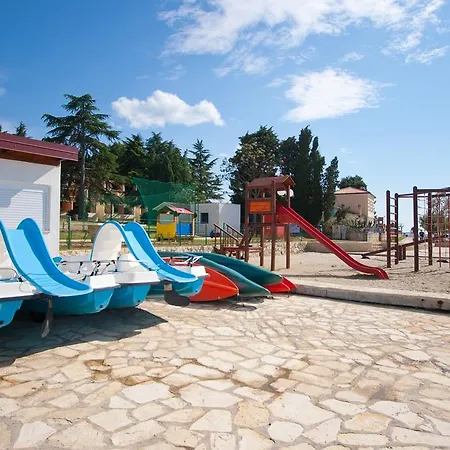 Hrast דירה *